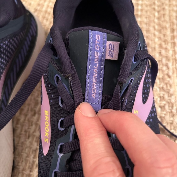 Brooks | Adrenaline GTS 22 Supportive Running Sneaker Shoes Womens 10 EU 42 - Picture 10 of 16